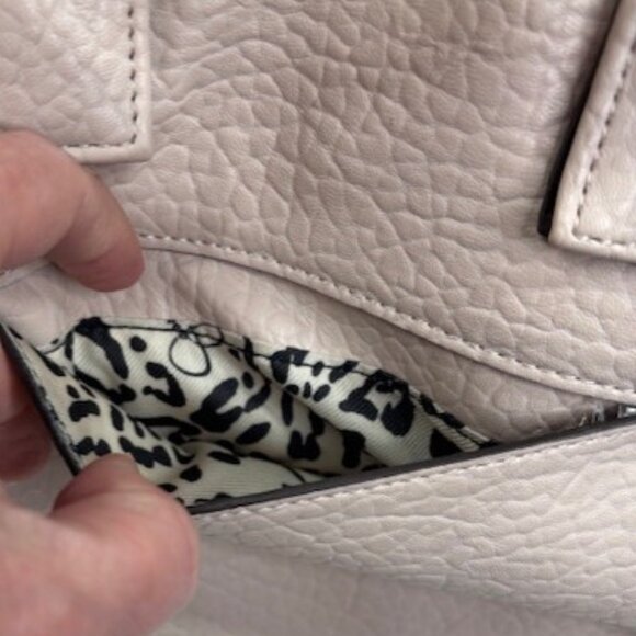 Jessica Simpson Women's Glenda Satchel/Shoulder Handbag Sandstone Blush NWT $118 - Picture 10 of 13